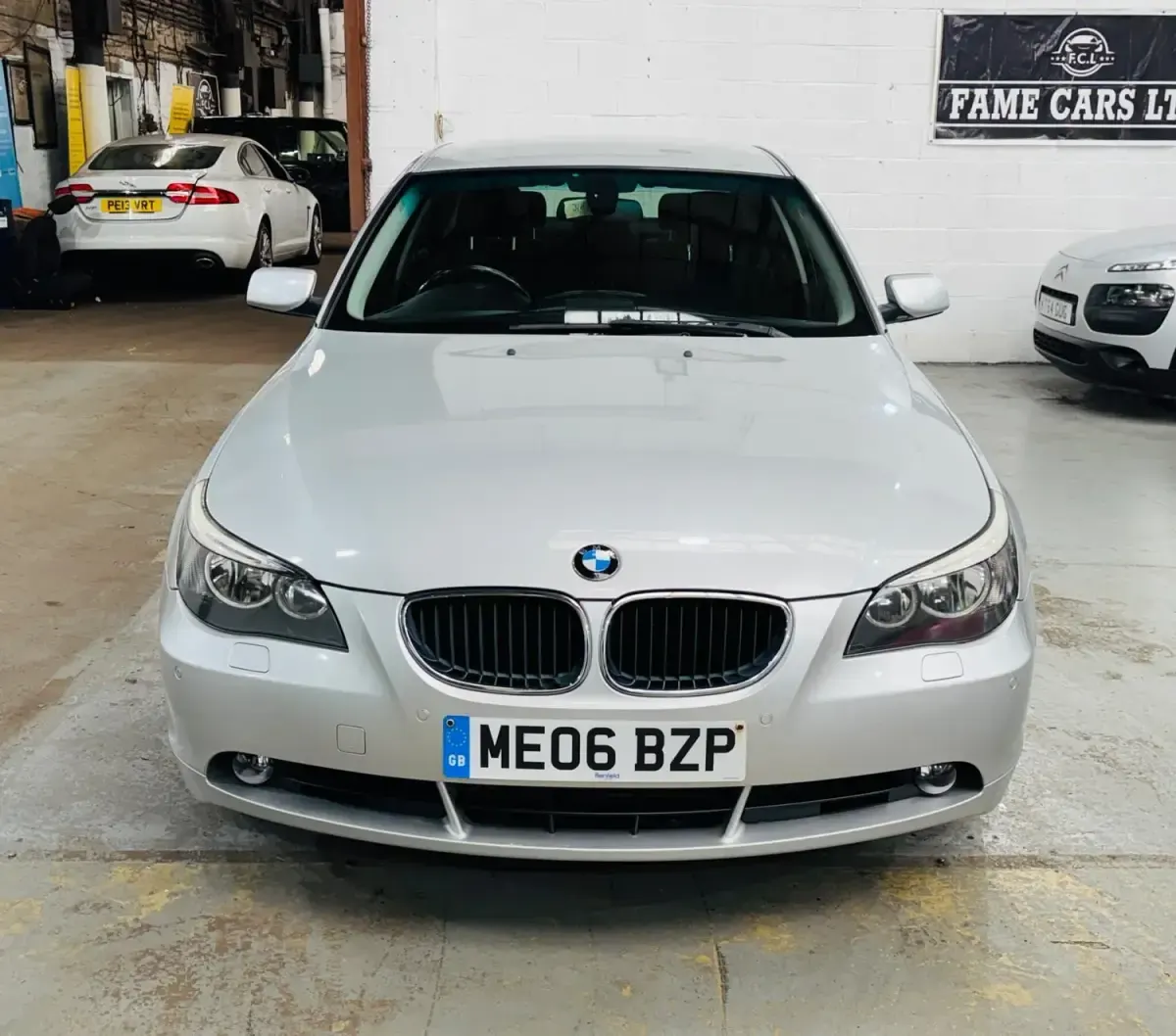 Begagnad BMW 520 2006 Silver Sedan