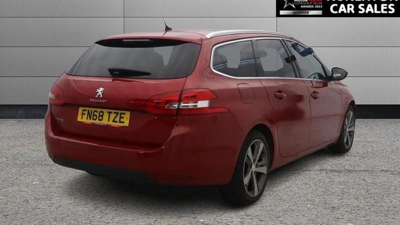Used Peugeot 308 SW S 130 HP (95 kW) 2018 Red Estate