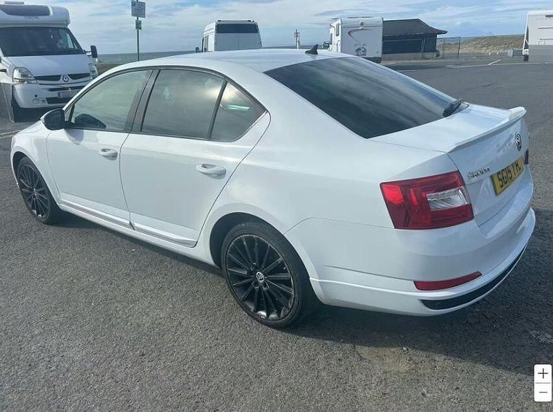 Used Skoda Octavia 2015 White Hatchback