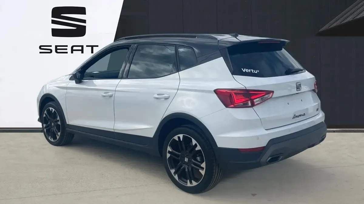 Used Seat Arona FR Sport 150 HP (110 kW) 2026 Glacial white with black roof  metallic SUV
