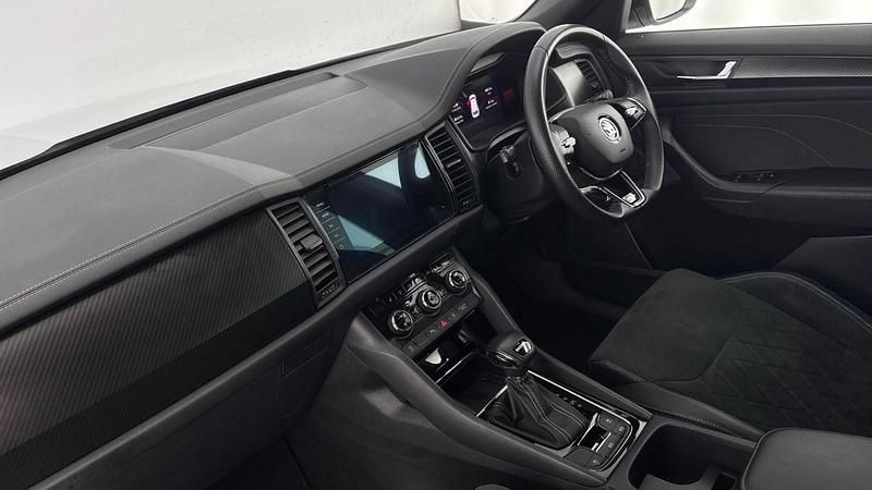 Used Skoda Kodiaq SportLine 150 HP (110 kW) 2023 Brilliant silver metallic SUV