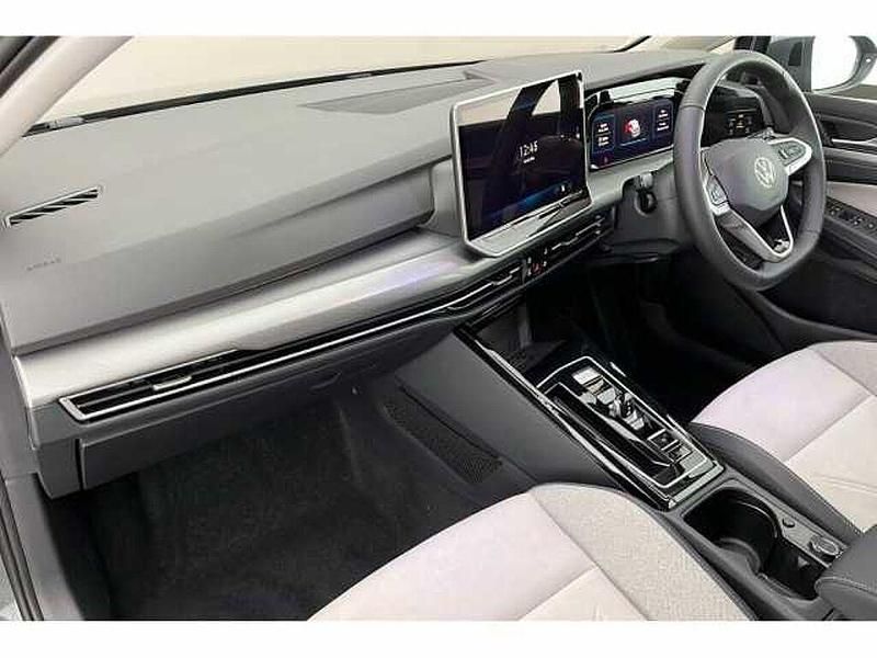 New VW Golf VIII 204 HP (150 kW) 2025