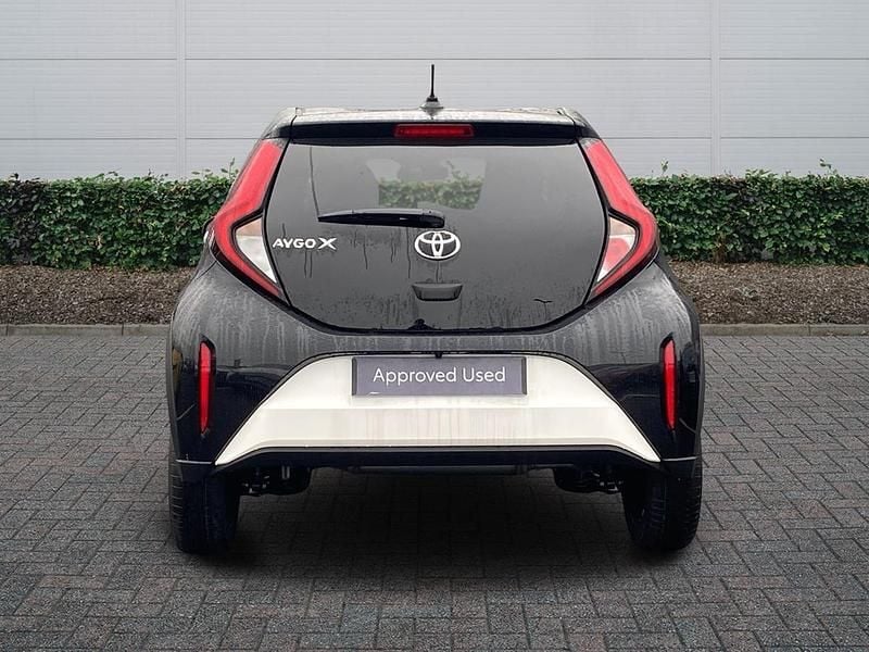 New Toyota Aygo X 72 HP (52 kW) 2025 White SUV