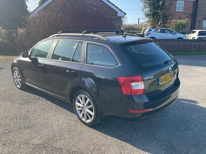 Used Skoda Octavia Elegance 2014 Black Hatchback