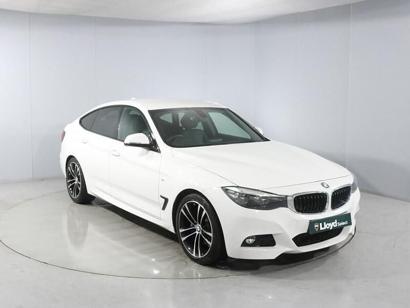 White Used 2019 BMW 320 M Sport Hatchback | £15,450 (Good price) - Image 1/4