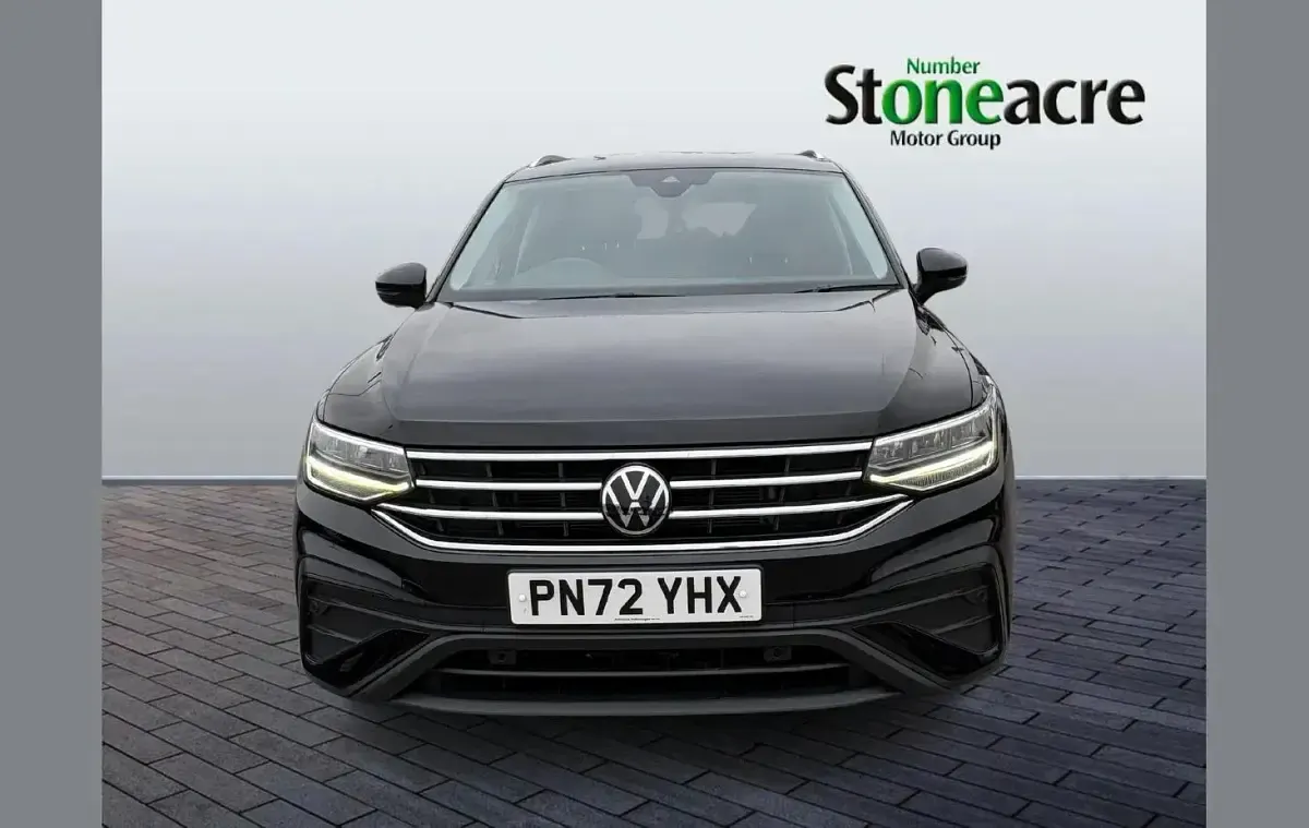 Used VW Tiguan Allspace Life 147 HP (108 kW) 2022 Black SUV