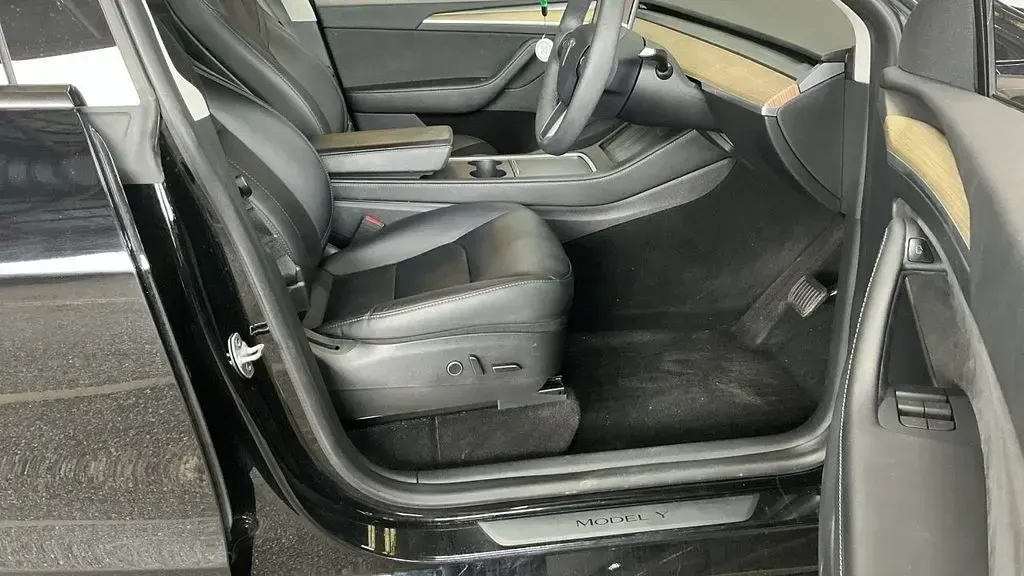 Used Tesla Model Y RWD 254 kW (346 HP) 2023 Black SUV