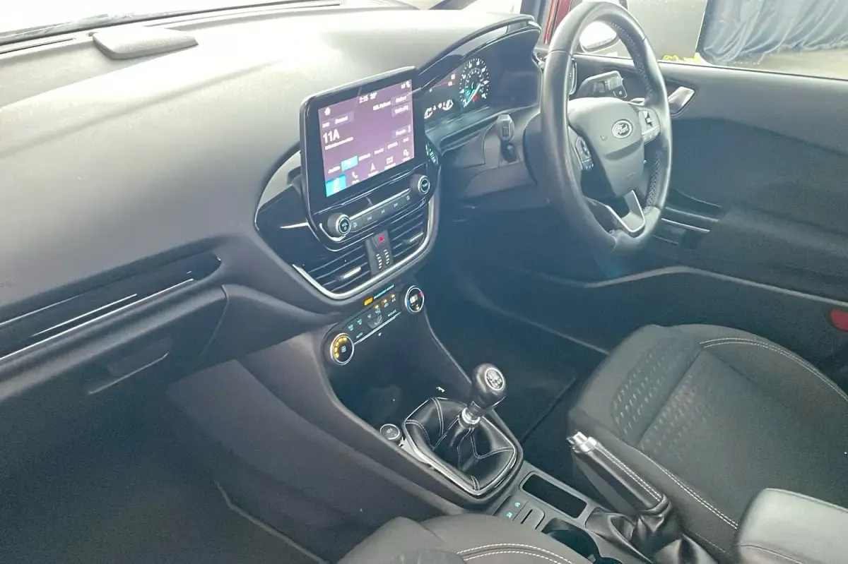 Used Ford Fiesta Titanium 100 HP (73 kW) 2017 Red Hatchback