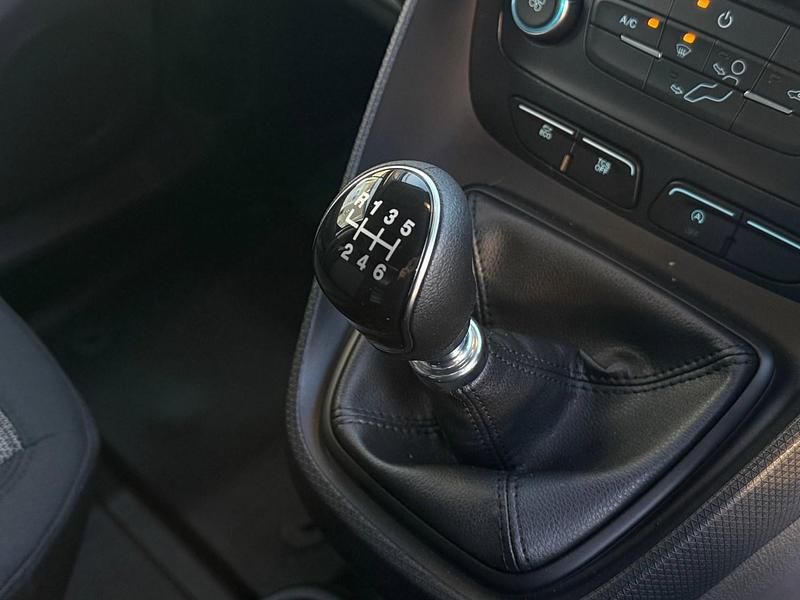 Used Ford Transit Connect 100 HP (73 kW) 2024 White MPV