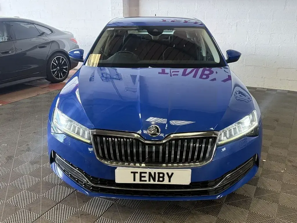 Used Skoda Superb SE L 190 HP (139 kW) 2019 Blue Hatchback