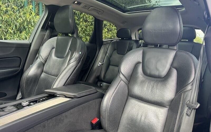 Used Volvo XC60 Inscription 254 HP (186 kW) 2017 Silver SUV