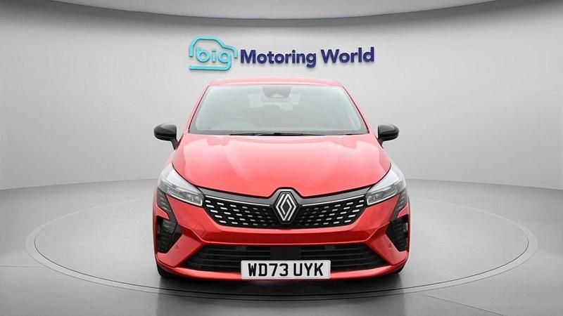 Used Renault Clio V Techno 145 HP (106 kW) 2024 Red Hatchback