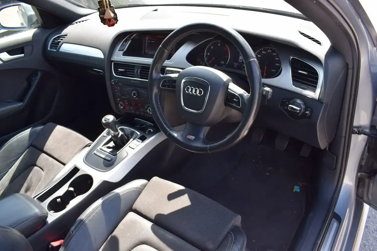 Used Audi A4 S-Line 170 HP (125 kW) 2009 Silver Sedan