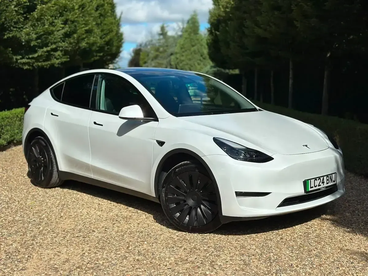 Used Tesla Model Y Long Range AWD 378 kW (514 HP) 2024 White SUV