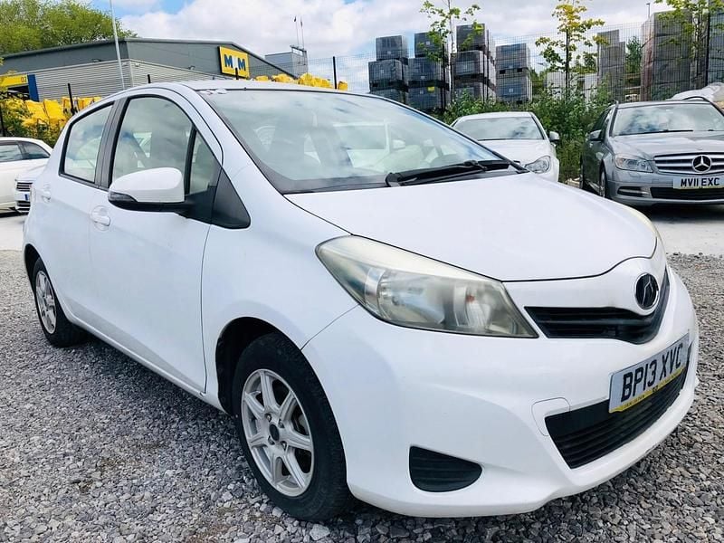 White Used 2025 Toyota Vitz Hatchback | £3,990 (Good price) - Image 1/4