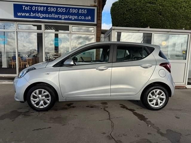 Used Hyundai i10 SE 66 HP (48 kW) 2018 Grey Hatchback