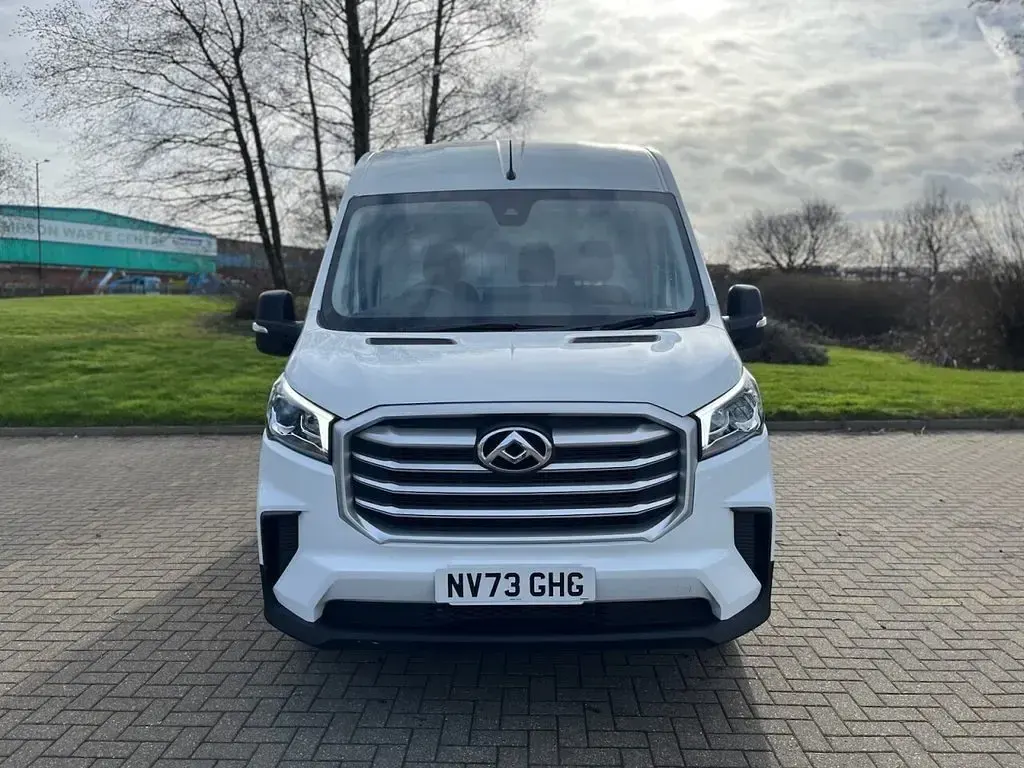 Used Maxus V90 163 HP (119 kW) 2023 White Van