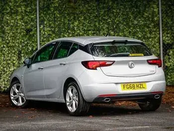 Used Vauxhall Astra SRi 200 HP (147 kW) 2018 Silver Hatchback