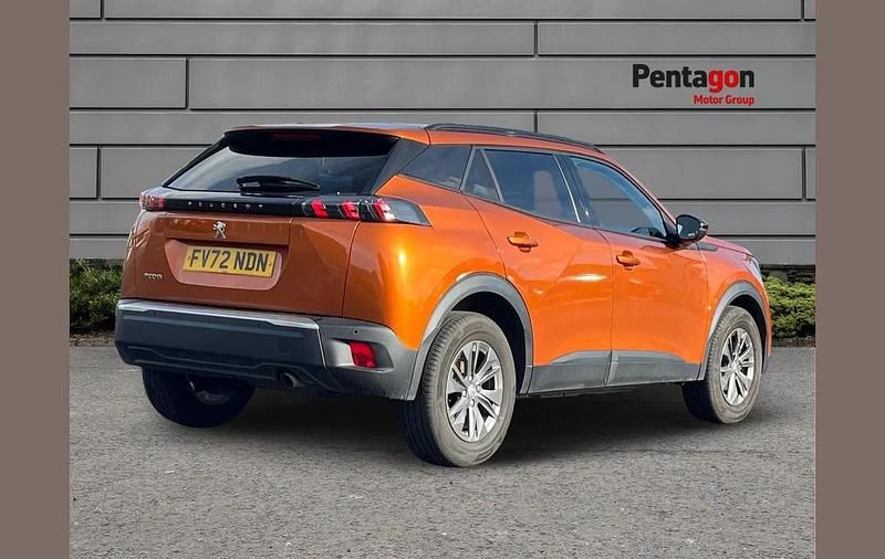 Used Peugeot 2008 Active+ 99 HP (72 kW) 2022 Orange SUV