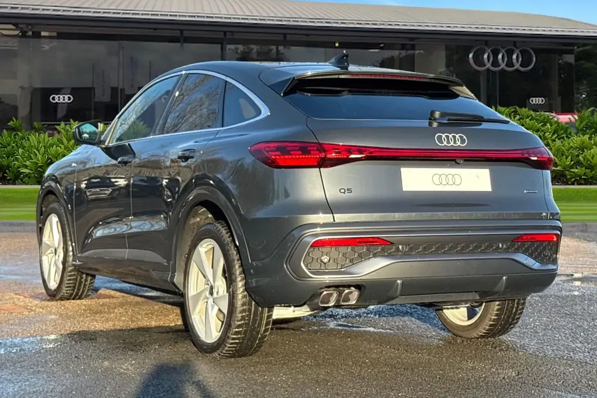 Novo Audi Q5 Sportback S-Line 204 HP (150 kW) 2025 Cinzento SUV