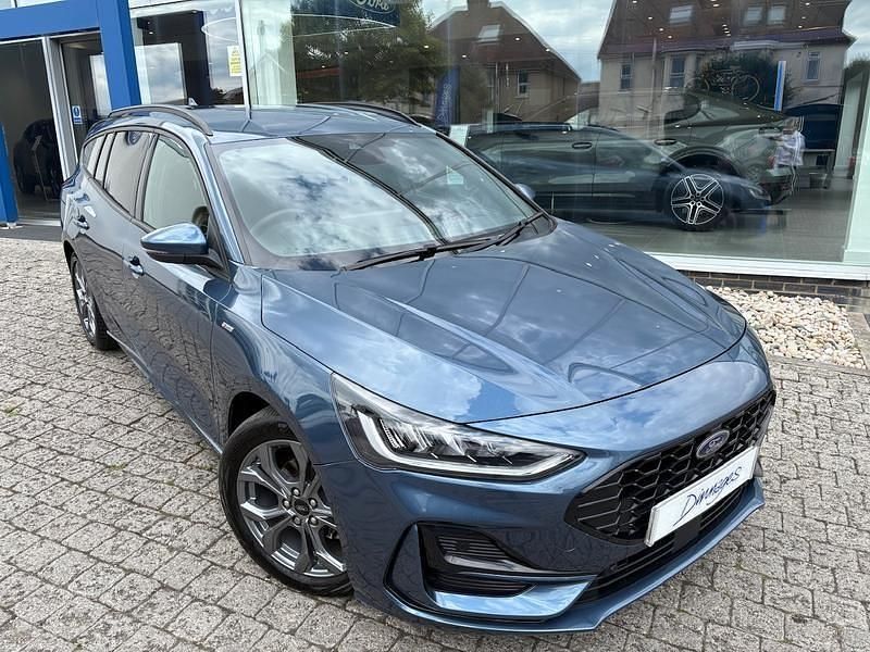 Chrome blue Used 2024 Ford Focus ST-Line Estate | £18,690 (Fair price) - Image 1/4