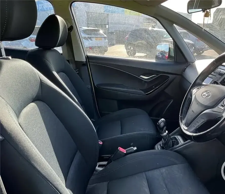Used Hyundai ix20 Active 90 HP (66 kW) 2014 Silver Hatchback