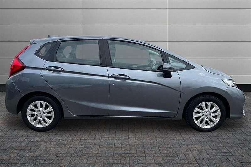 Used Honda Jazz SE 102 HP (75 kW) 2020 Grey Hatchback
