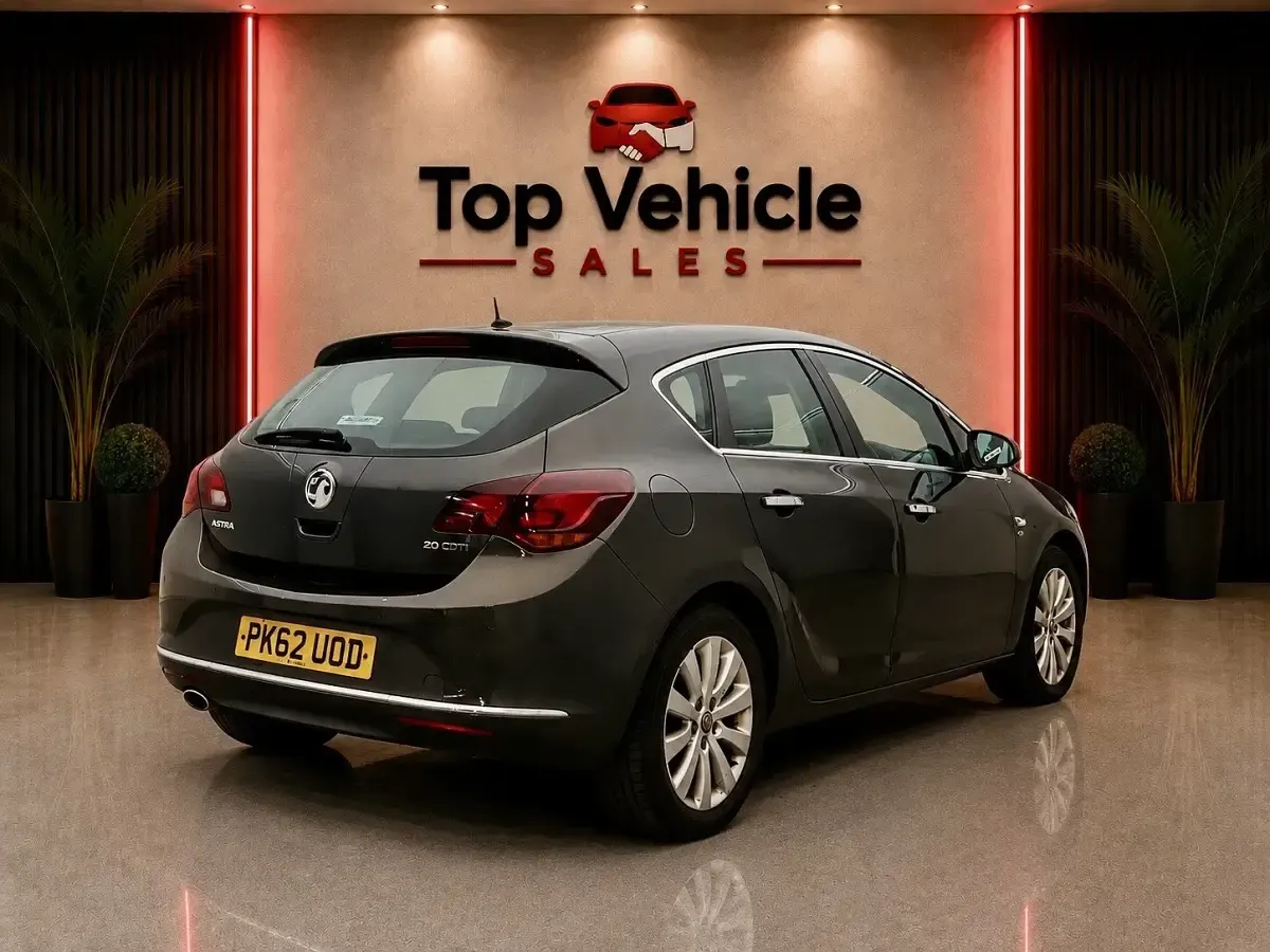 Used Vauxhall Astra Elite 165 HP (121 kW) 2012 Grey Hatchback