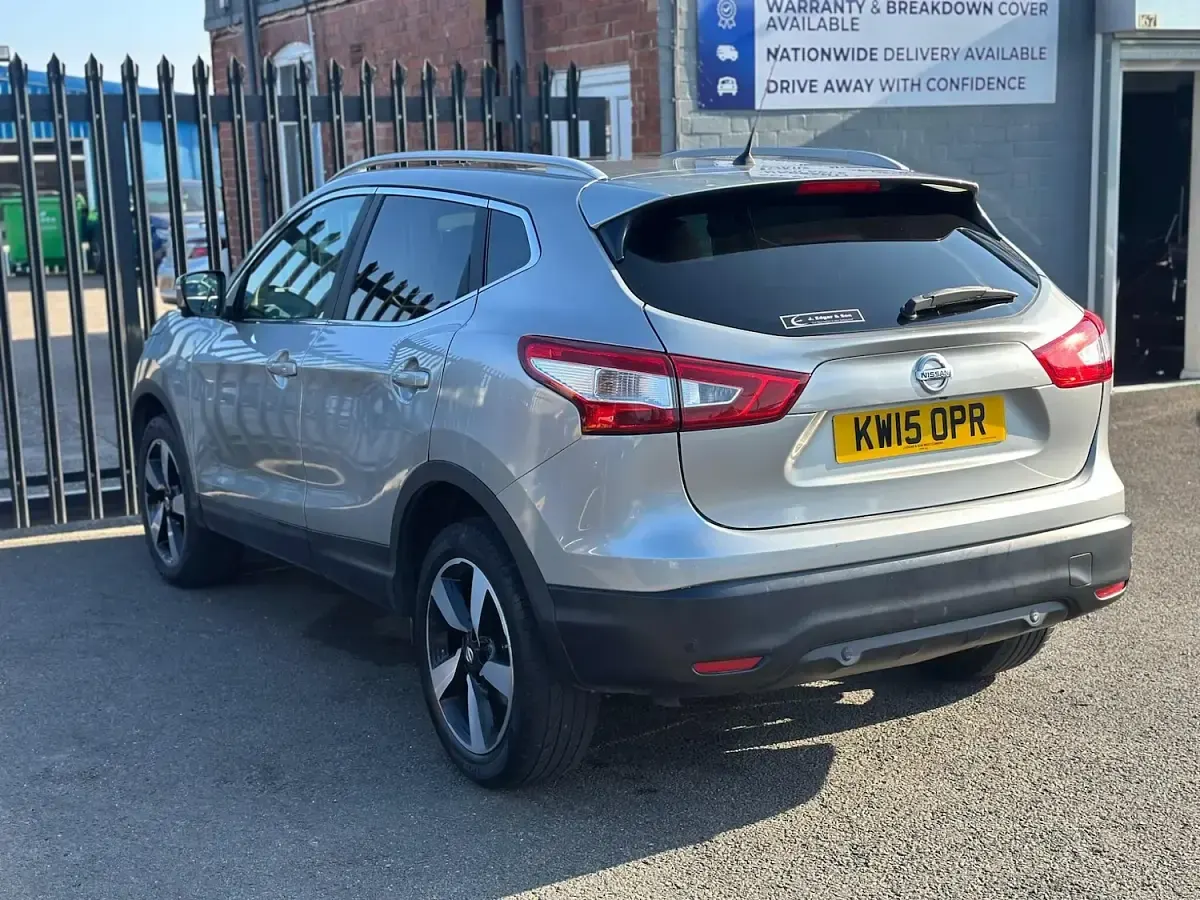 Used Nissan Qashqai N-TEC 110 HP (80 kW) 2015 Silver SUV