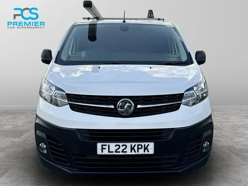 Used Vauxhall Vivaro 145 HP (106 kW) 2022 White MPV