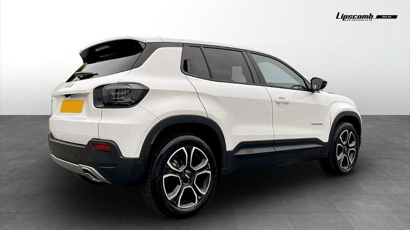 Used Jeep Avenger Summit 100 HP (73 kW) 2024 White SUV