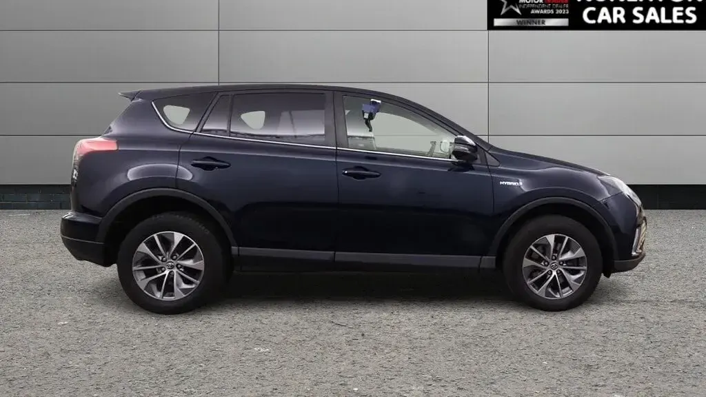 Used Toyota RAV4 2018 Blue SUV