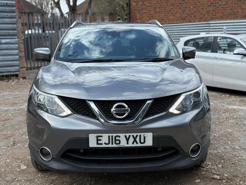 Used Nissan Qashqai Tekna 130 HP (95 kW) 2016 Grey SUV