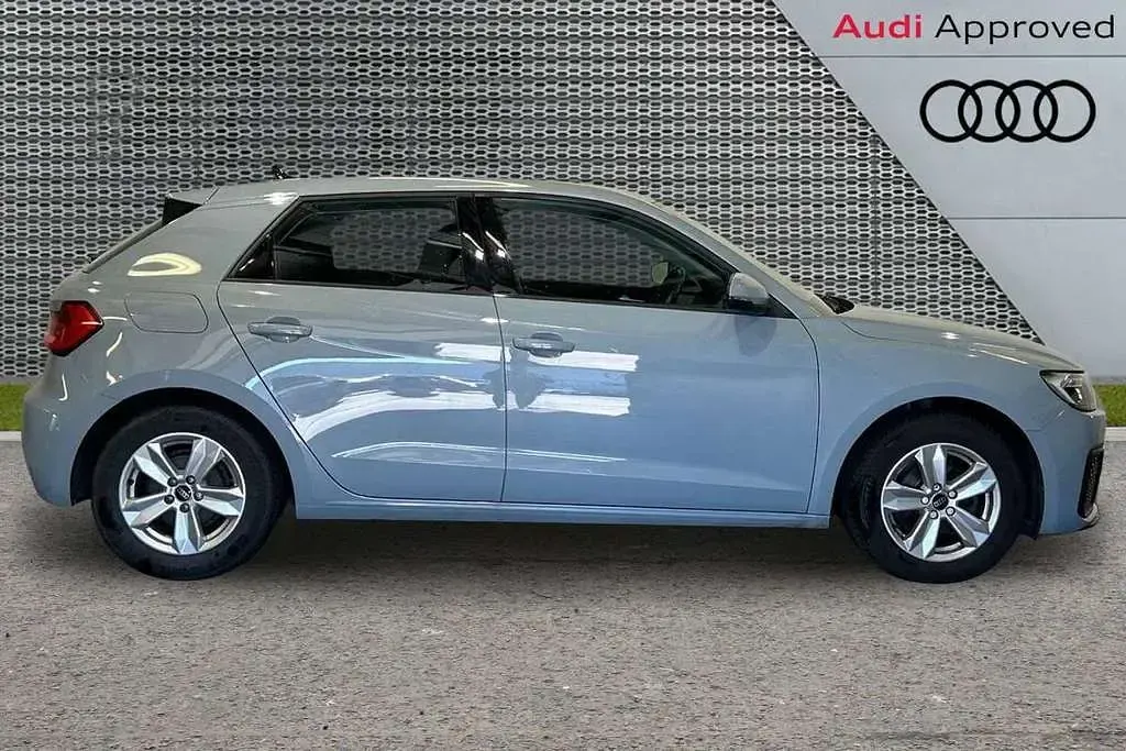 Used Audi A1 Design 94 HP (69 kW) 2022 Grey SUV