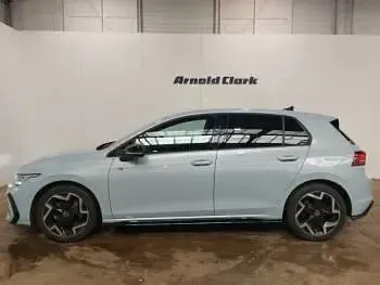Usado VW Golf VIII R-line 150 HP (110 kW) 2024 Azul Citadino