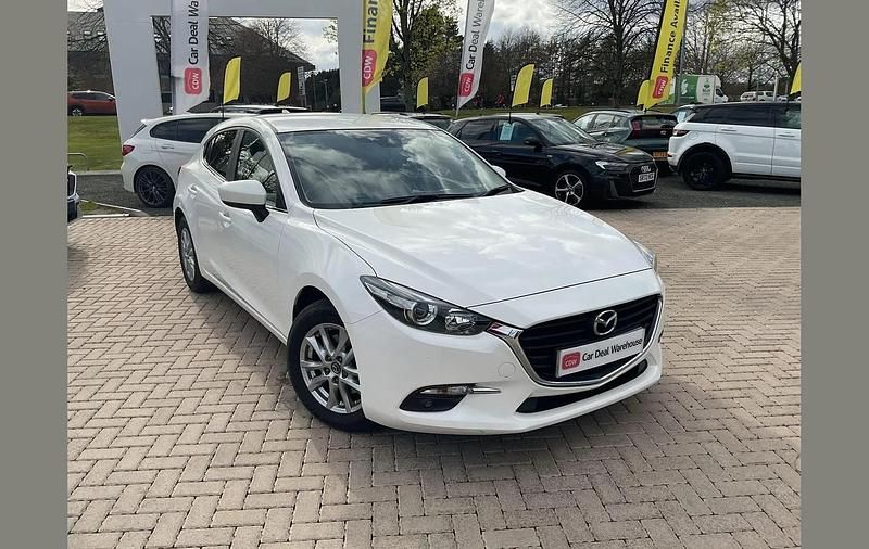 Used Mazda 3 117 HP (86 kW) 2018 White Hatchback
