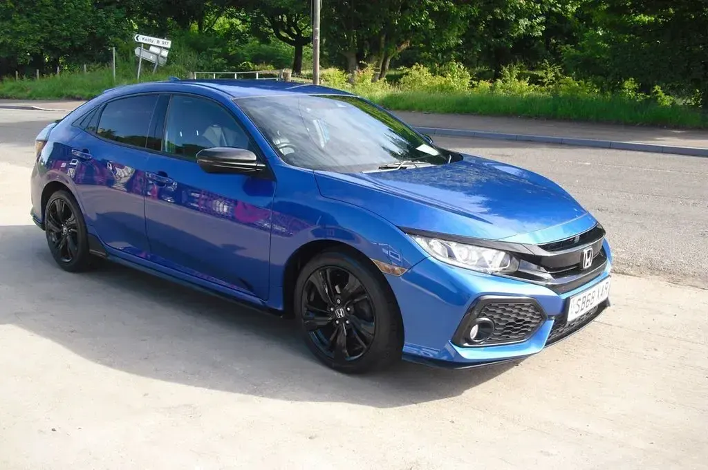 Begagnad Honda Civic Sport 126 HK (92 kW) 2018 Blå Halvkombi