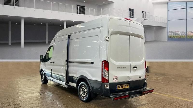 Used Ford Transit 105 HP (77 kW) 2019 White Van