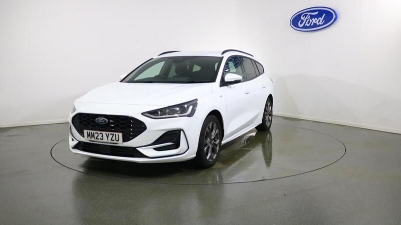 Used Ford Focus ST-Line 125 HP (91 kW) 2023 White Estate