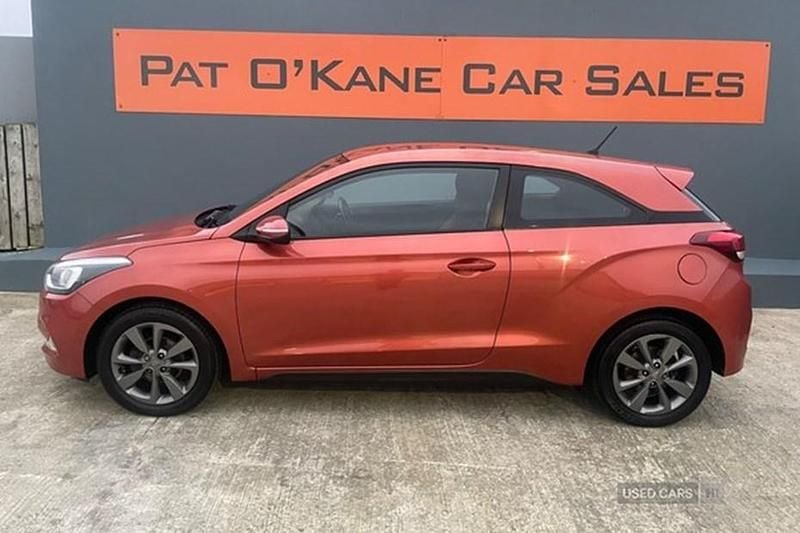 Orange Used 2016 Hyundai i20 SE Coupe | £7,450 (Fair price) - Image 1/1