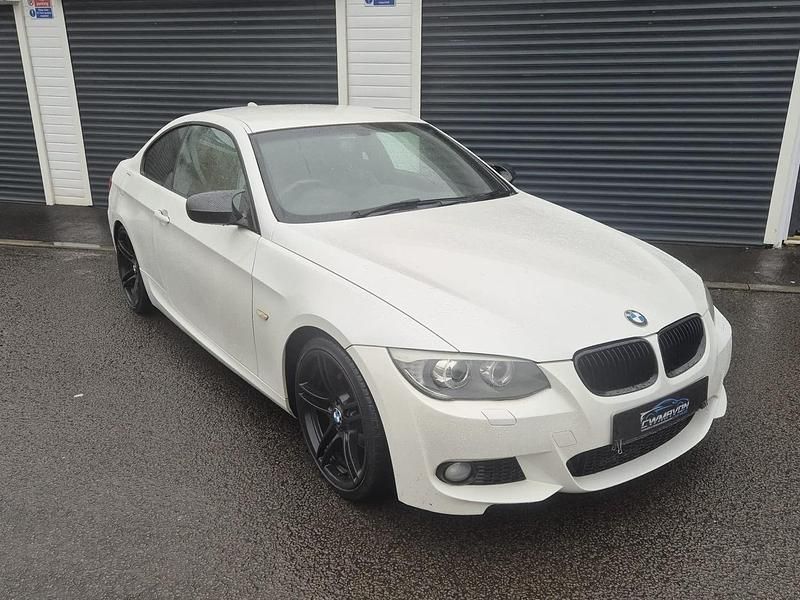Used BMW 318 Sport Line 2012 White Coupe