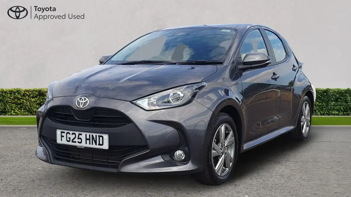 Used Toyota Yaris 116 HP (85 kW) 2025 Decuma grey Hatchback