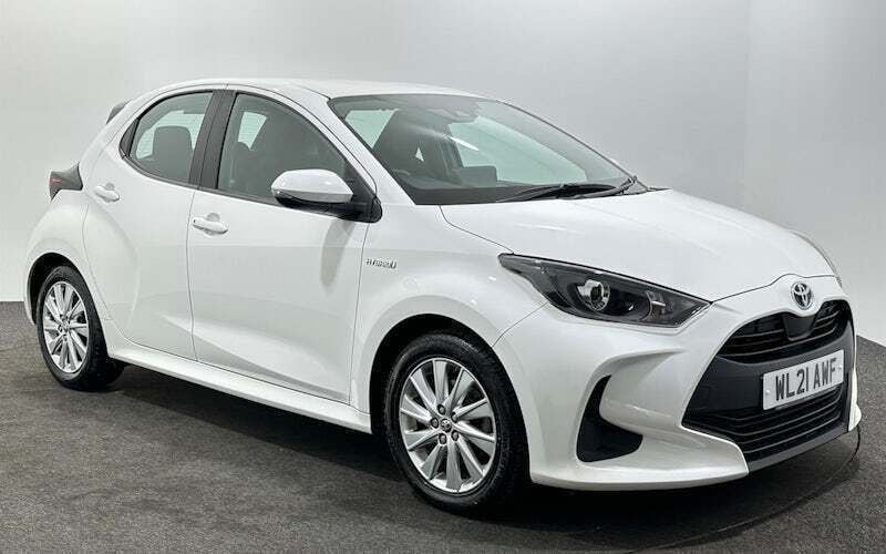 Used 2025 Toyota Yaris Hybrid Hatchback | £13,499 (Super price) - Image 1/3