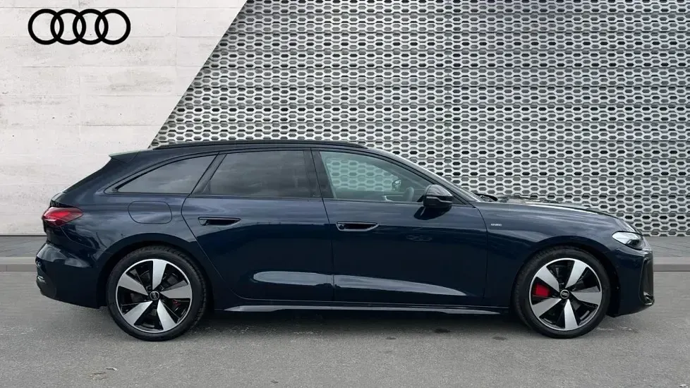 Used Audi A5 Comfort 204 HP (150 kW) 2026 Blue Estate