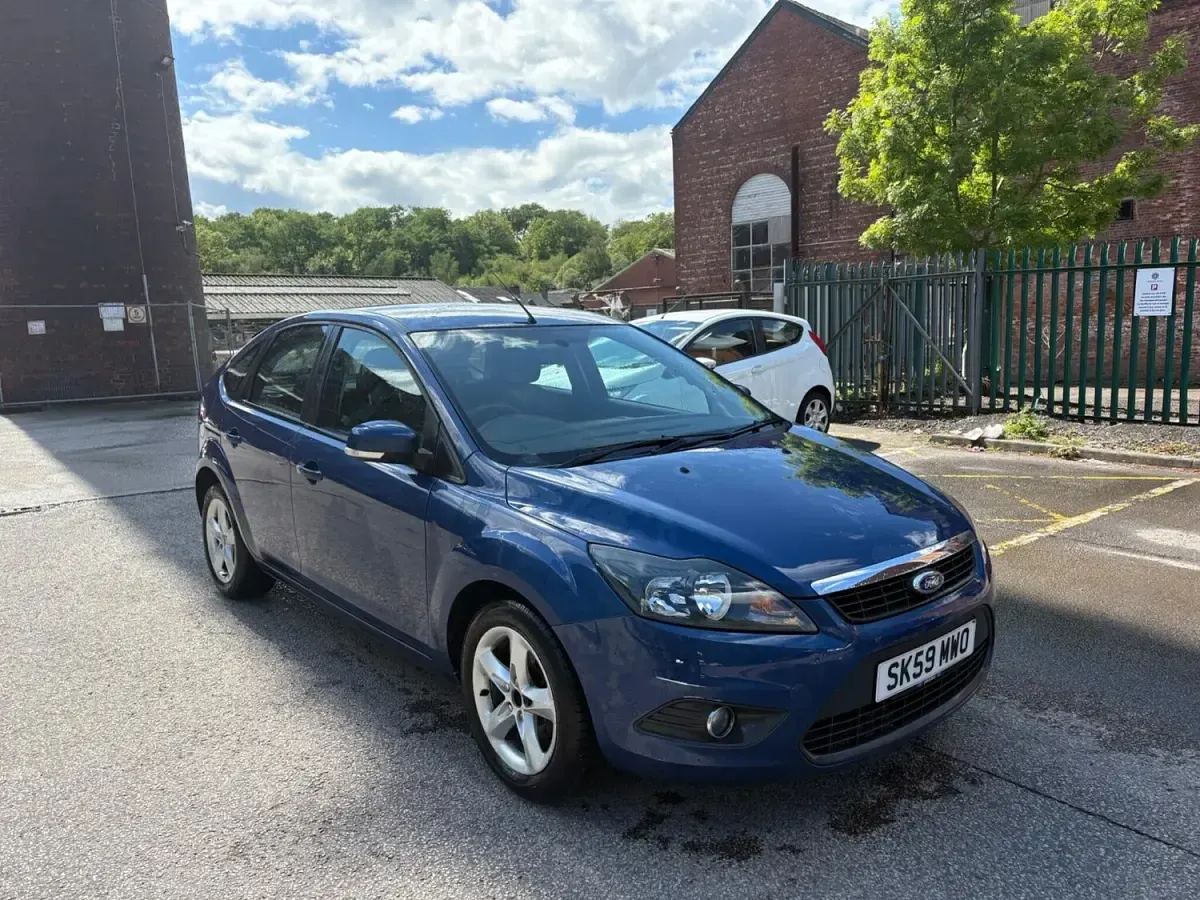 Usado Ford Focus Zetec 99 HP (72 kW) 2009 Azul Citadino