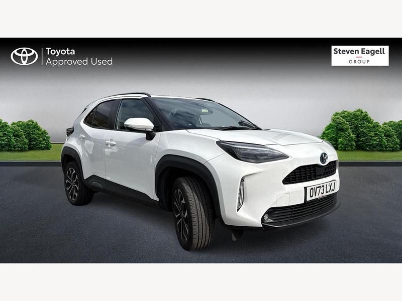 White Used 2023 Toyota Yaris Hybrid Design Hatchback | £20,776 (Expensive) - Image 1/3