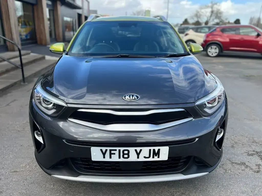 Usado Kia Stonic First Edition 2018 Cinzento SUV
