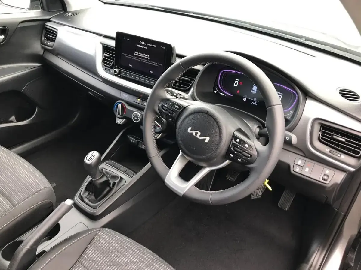 Used Kia Stonic 98 HP (72 kW) 2025 Grey SUV