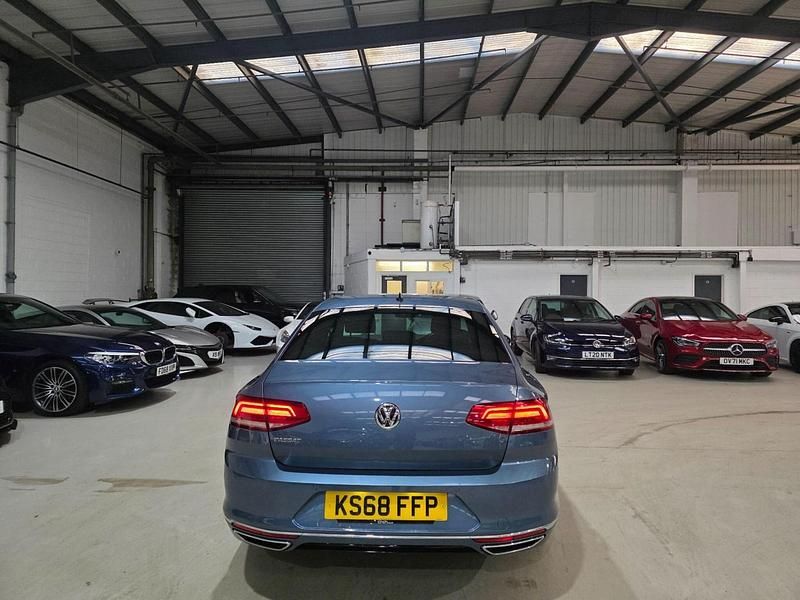 Used VW Passat R-line 150 HP (110 kW) 2018 Blue Sedan