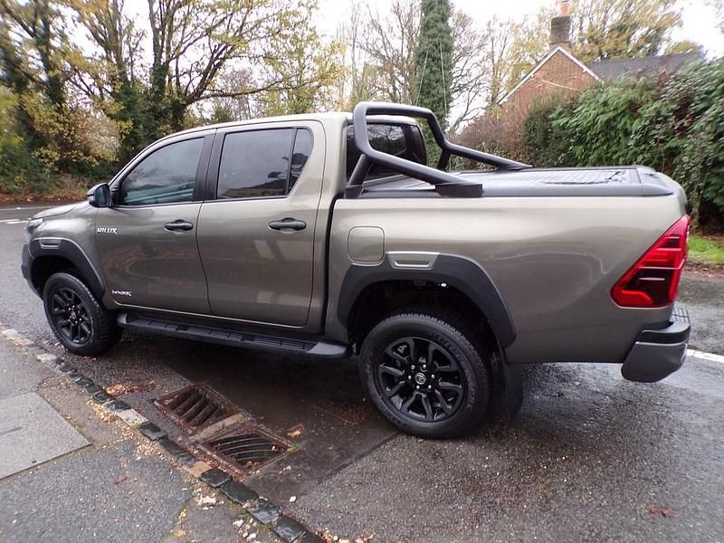 Used Toyota HiLux 2023 Bronze Pickup